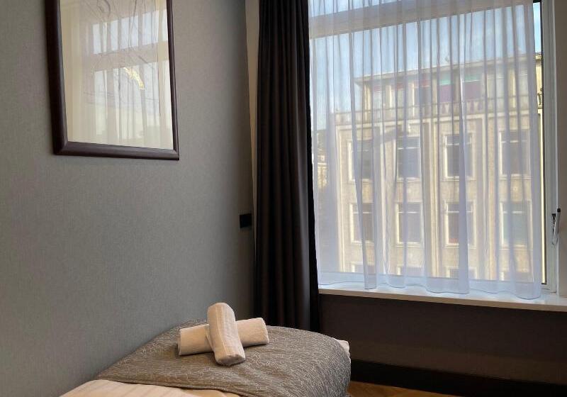 اتاق استاندارد یک نفره, H3 Hotel Rotterdam City Center