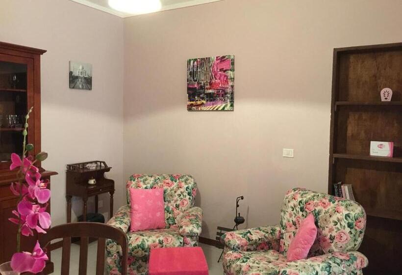 דירת שני חדרים, Il Porto