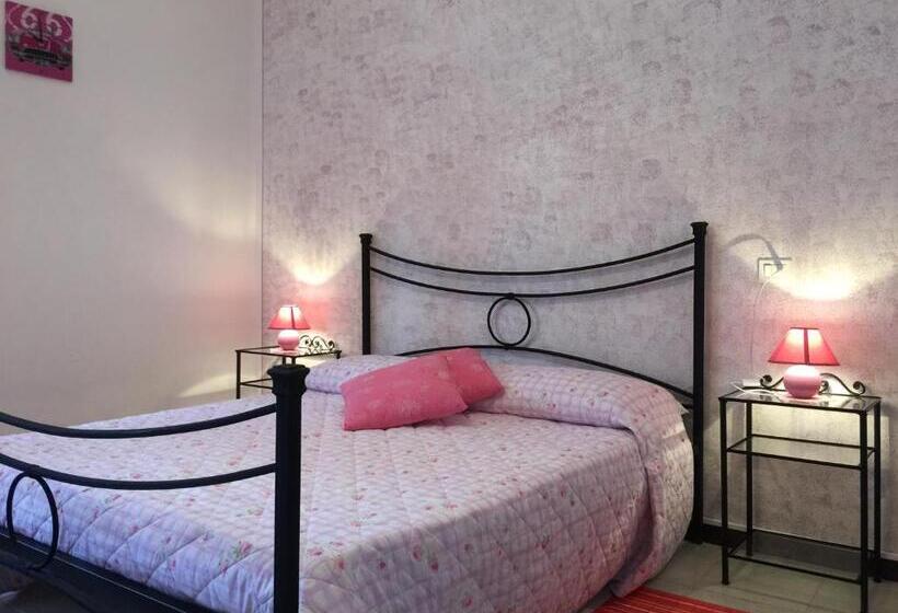 דירת שני חדרים, Il Porto