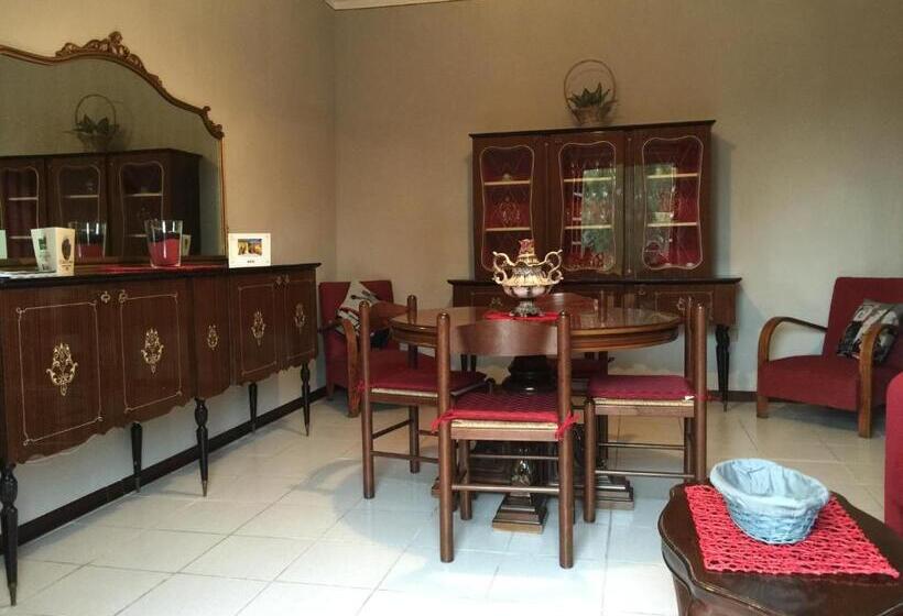 דירת שלושה חדרים, Il Porto