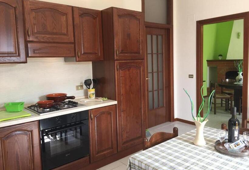 דירת שלושה חדרים, Il Porto