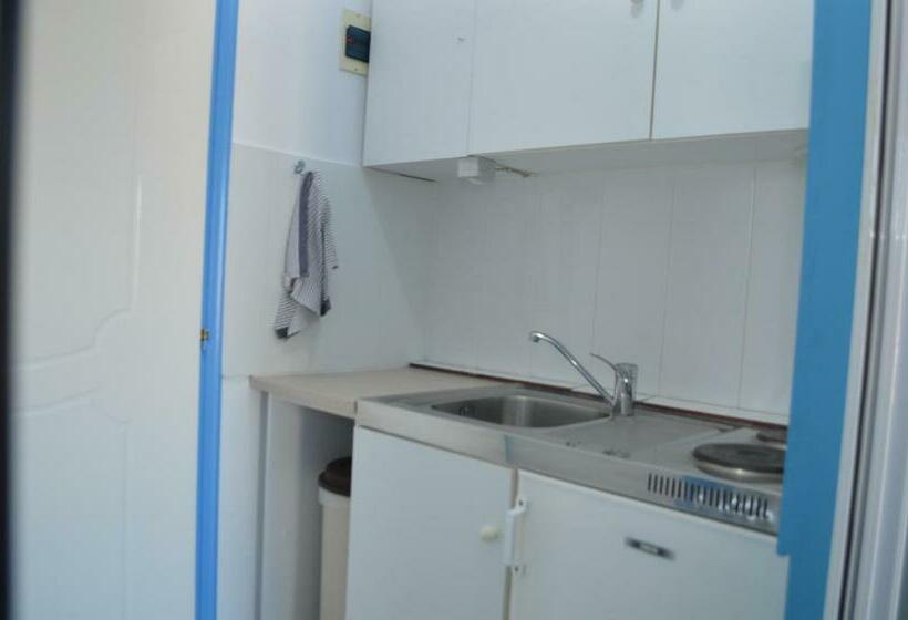 Standart Oda, Vila Enxhi