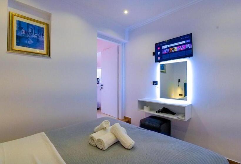 Delüks Oda, Vila Enxhi