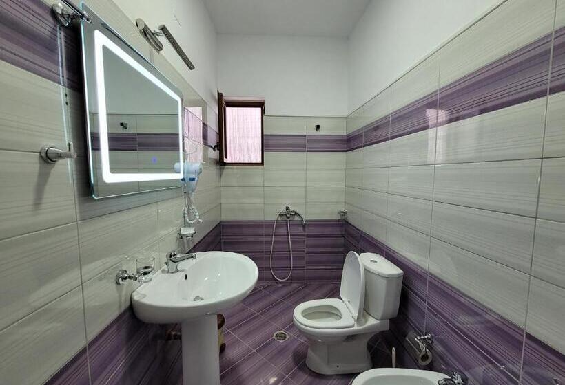 اتاق خانوادگی, Guesthouse Redilka