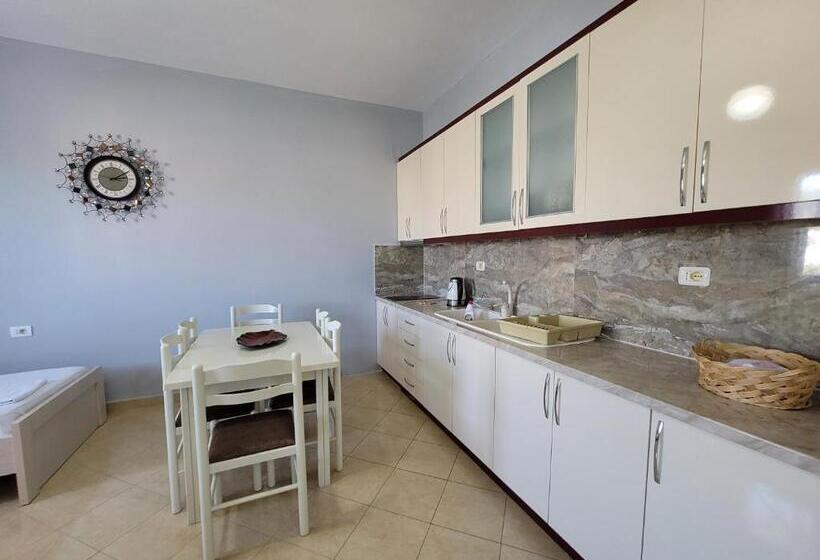 חדר משפחתי, Guesthouse Redilka