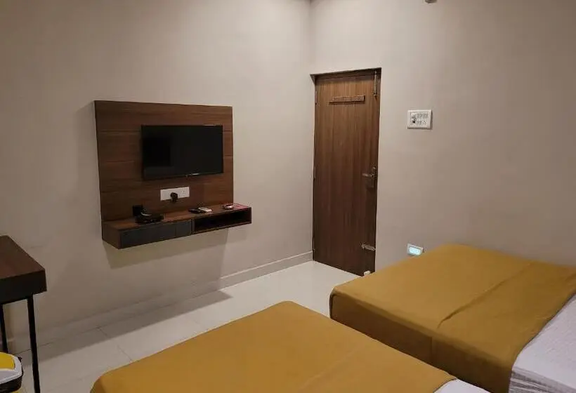 Chambre Triple Standard, M Square