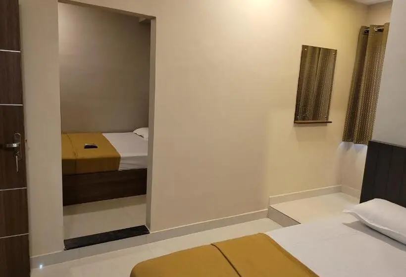 Chambre Familiale Deluxe, M Square
