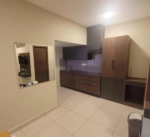 Studio Deluxe, M Square