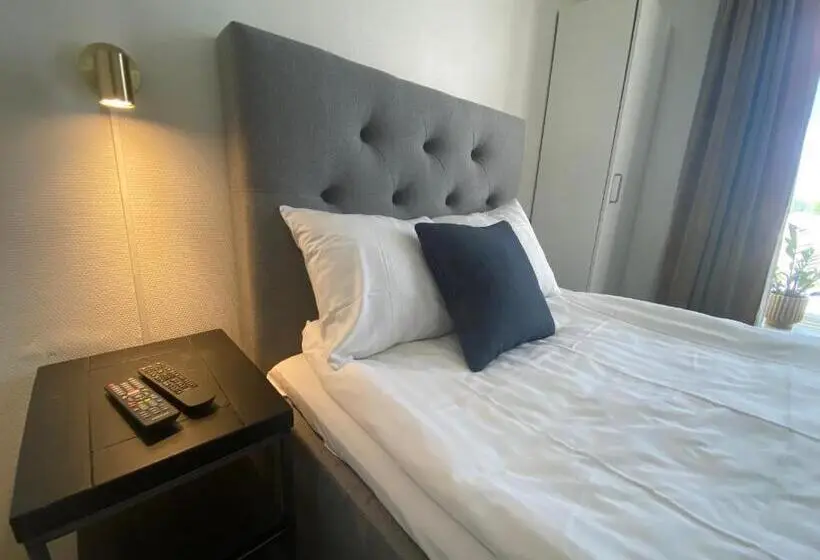 スタンダードシングルルーム, Frövi Hotell