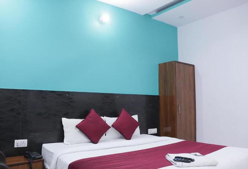 Quarto Estandar, The Royal Galaxy