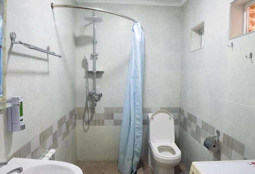 سرير فى غرفة مشتركه, Old Radio Hostel