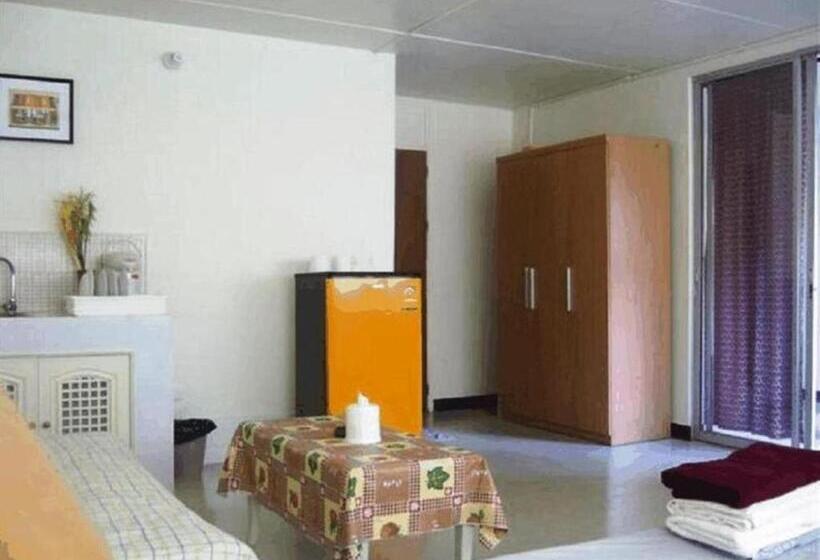 اتاق استاندارد چهار تخته, Room In Apartment  Poppular Palace Don Mueang Bangkok, 5minute Drive From Impact Arena