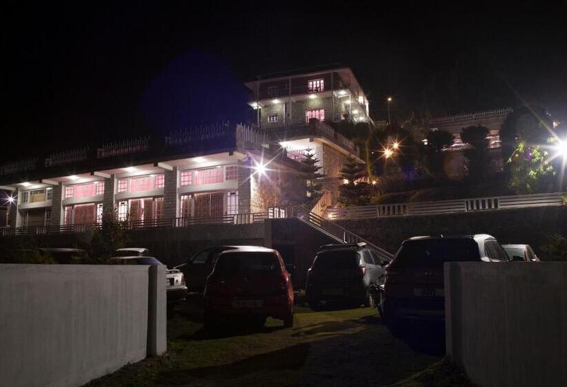 جناح ديلوكس سرير كينج, Status Hillpark