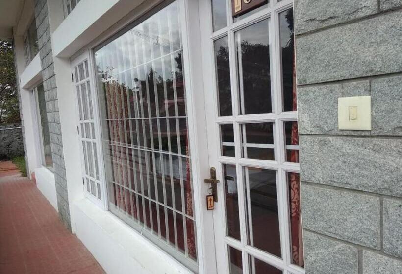 غرفة ديلوكس ثلاثية, Status Hillpark