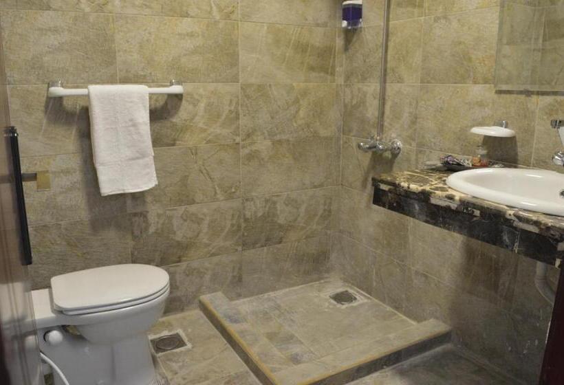 اتاق لوکس با بالکن و چشمانداز دریا, Nile View Inn