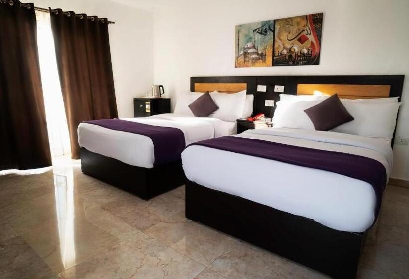 اتاق لوکس با بالکن و چشمانداز دریا, Nile View Inn