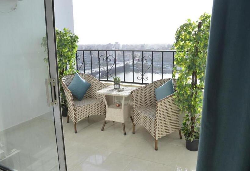 اتاق لوکس با بالکن و چشمانداز دریا, Nile View Inn