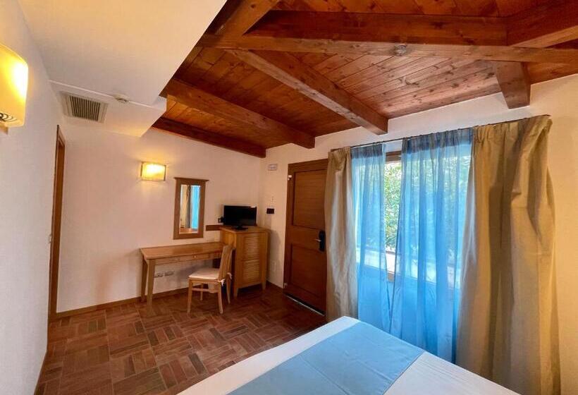 스탠다드 룸, Le Mandrelle Beach Resort