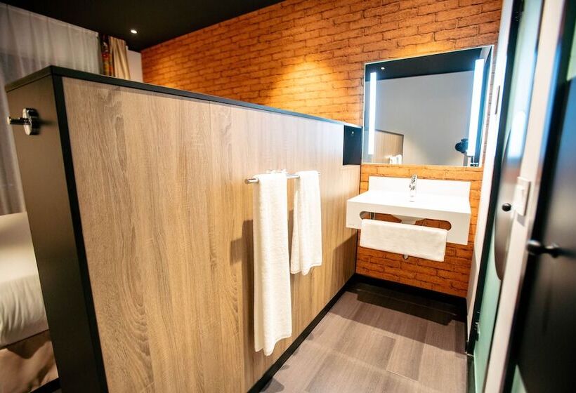 חדר סטנדרט, Onomo Hotel Kampala