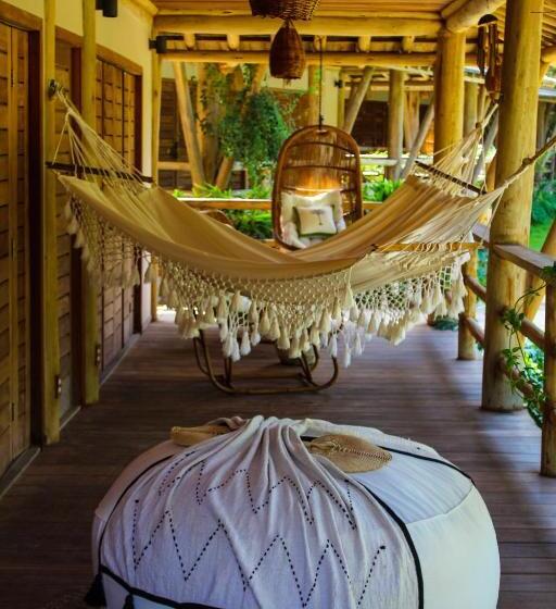 بانگلوی استاندارد, Filha Da Lua Ecolodge