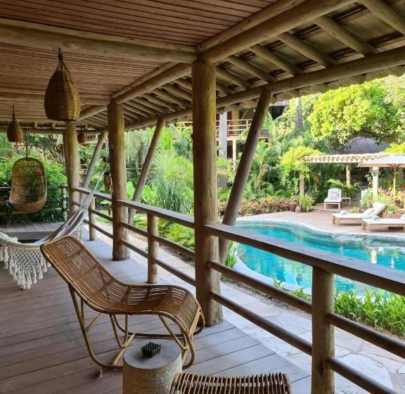 بانگلوی استاندارد, Filha Da Lua Ecolodge