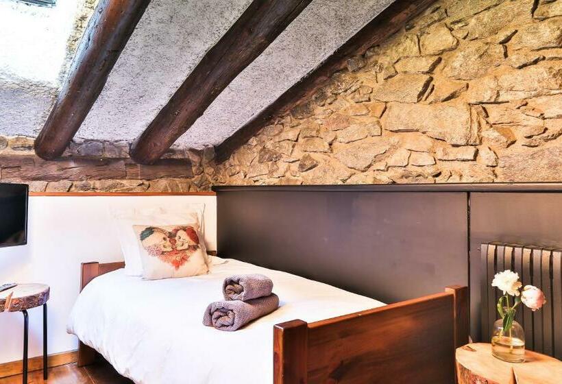 اتاق استاندارد یک نفره, Hostal Cisco De Sans