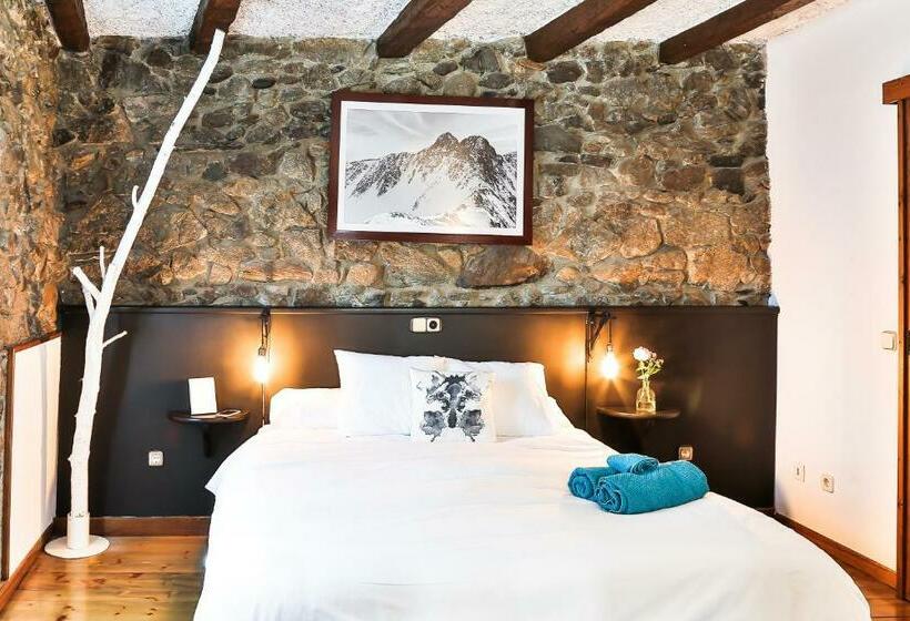 اتاق لوکس, Hostal Cisco De Sans