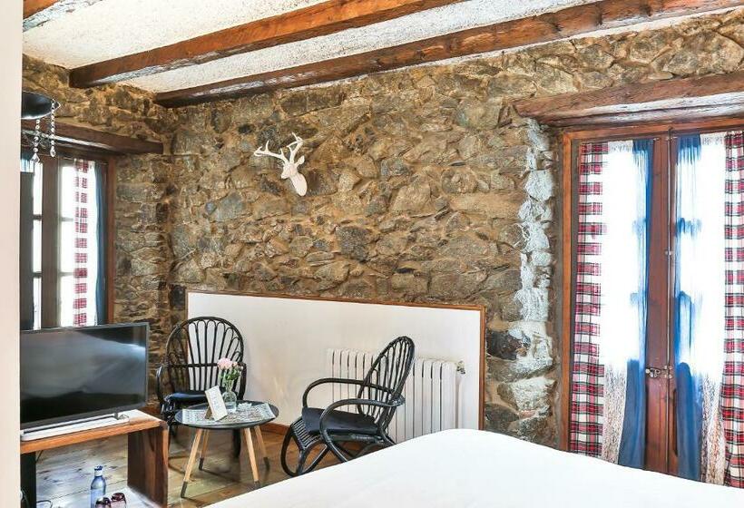 اتاق لوکس, Hostal Cisco De Sans