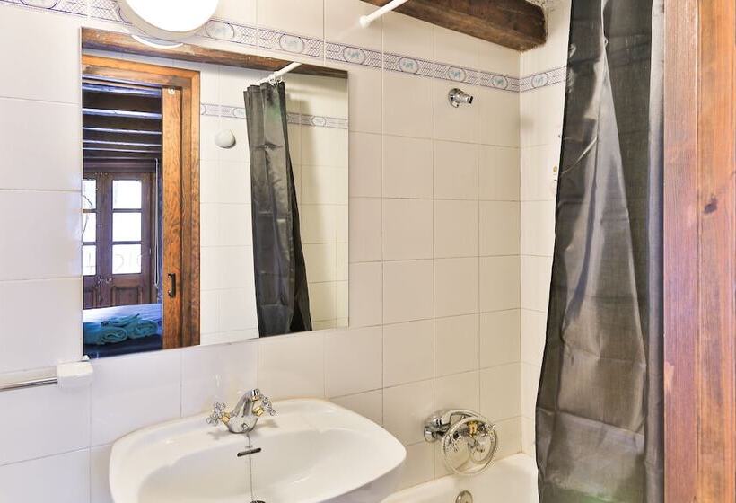 اتاق لوکس, Hostal Cisco De Sans