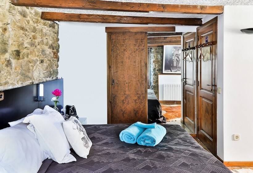 اتاق لوکس, Hostal Cisco De Sans