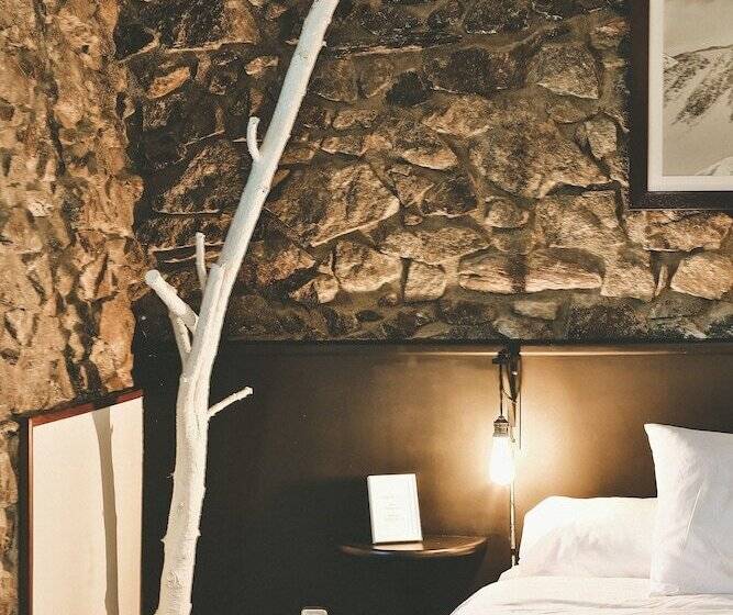 اتاق لوکس, Hostal Cisco De Sans