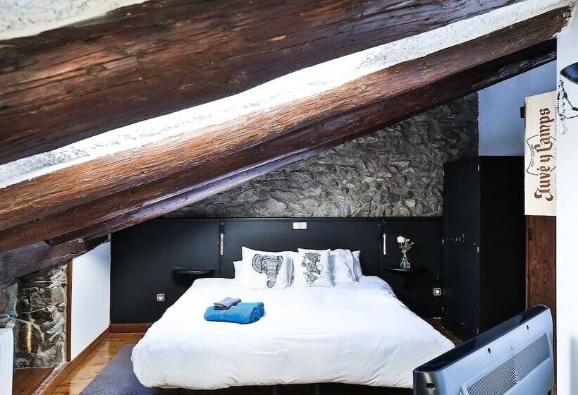 اتاق لوکس, Hostal Cisco De Sans