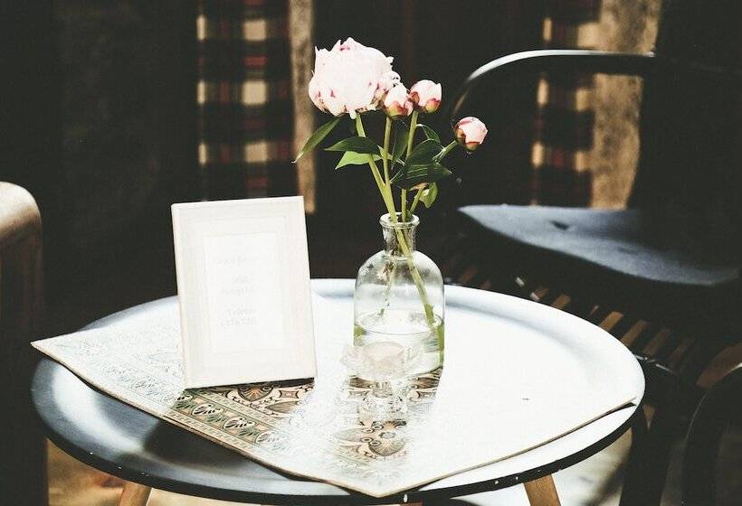 اتاق لوکس, Hostal Cisco De Sans