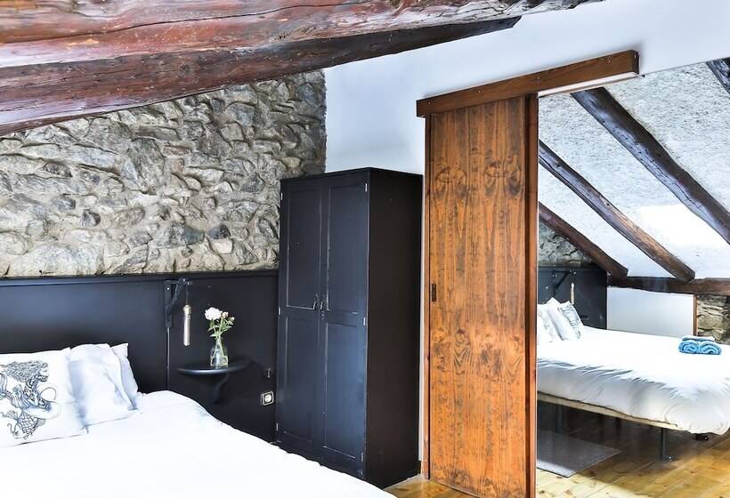 اتاق لوکس, Hostal Cisco De Sans