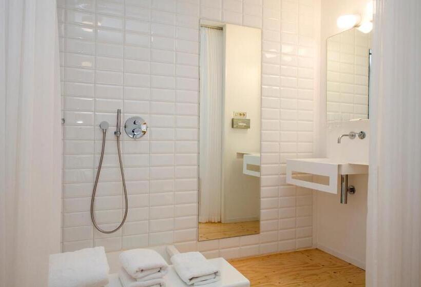 غرفة قياسية داخلية, Aire De Bardenas