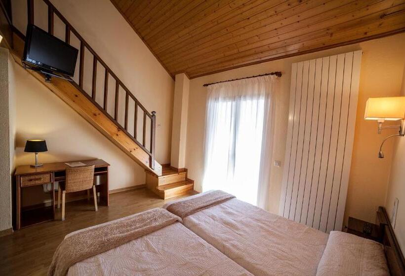 スタンダード4人部屋, Avet