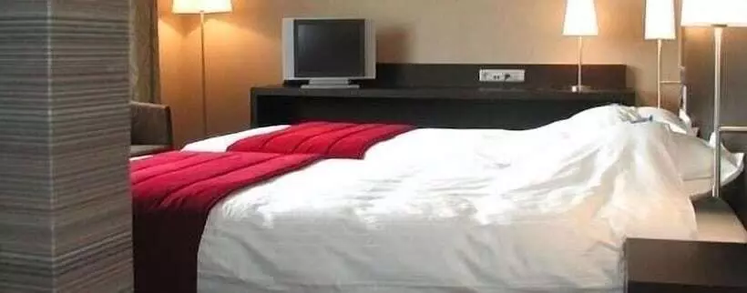 Standard-huone, Biznis