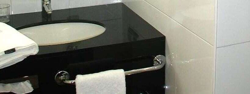 غرفة قياسية, Biznis