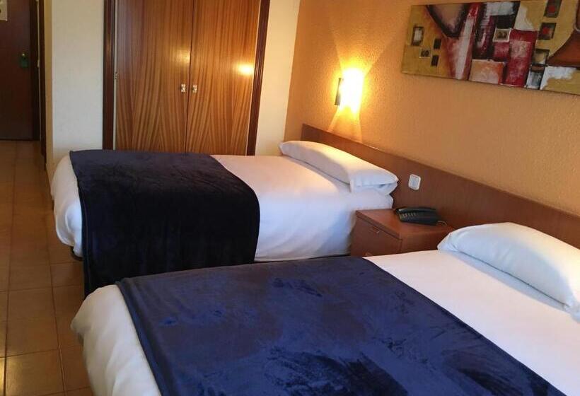 Quarto Triplo Standart, Casado