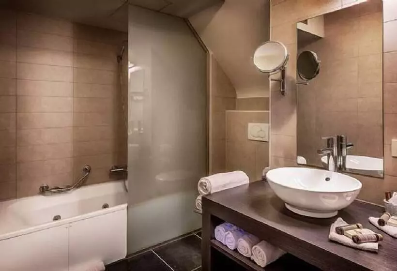 Comfort-huone, Cleythil