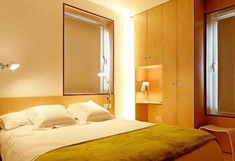 Standard-huone, Holos