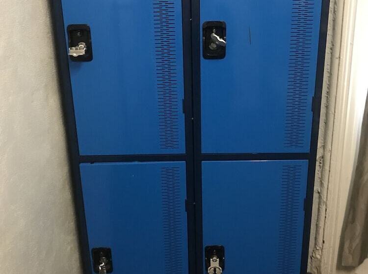 تختخواب در اتاق مشترک, Home Backpackers