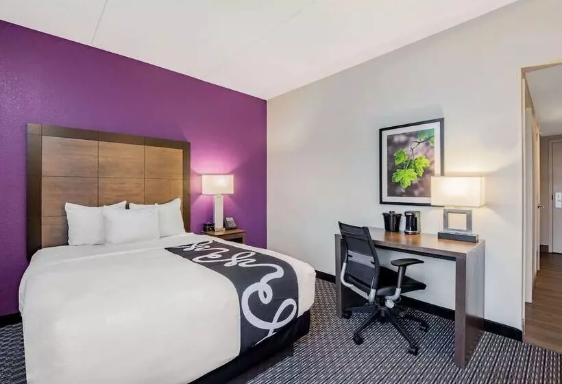 اتاق استاندارد با تخت دوبل, La Quinta By Wyndham Baltimore Bwi Airport