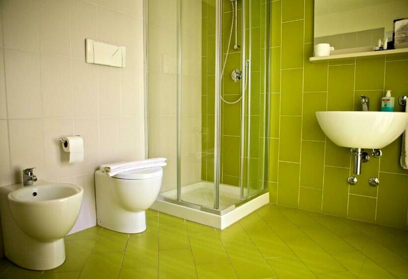 Номер Стандарт, Le Cinque Luci