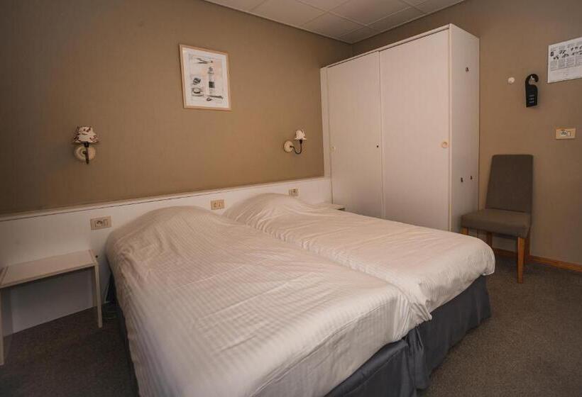 חדר בסיסי, Louisa