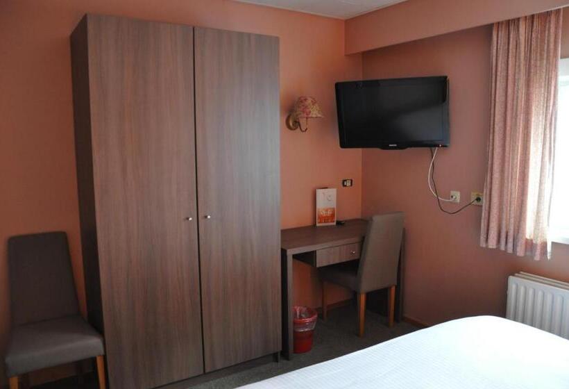 חדר בסיסי, Louisa