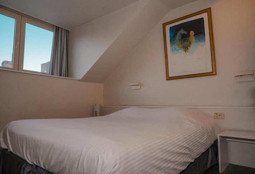 חדר אקונומי יחיד, Louisa