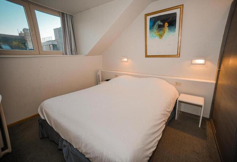 חדר אקונומי יחיד, Louisa