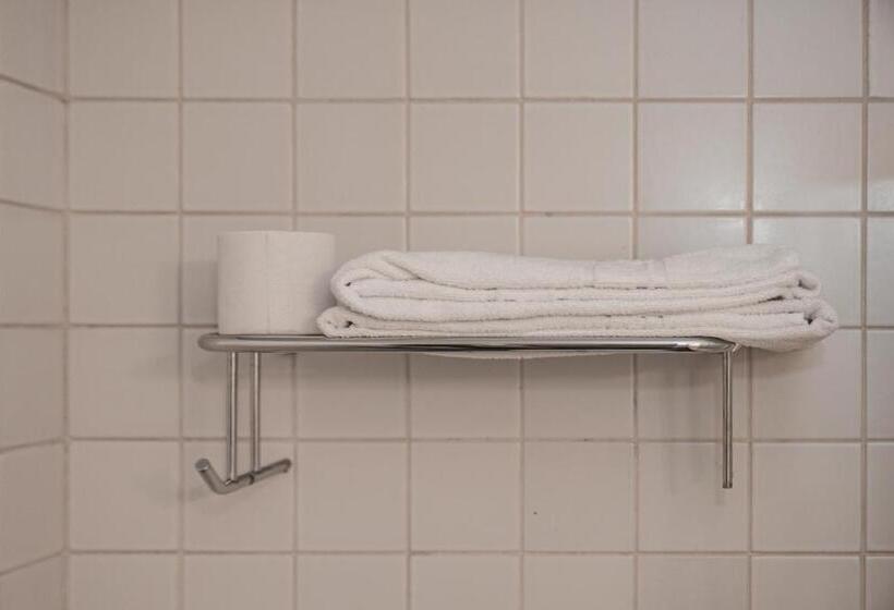 חדר דלוקס יחיד, Louisa