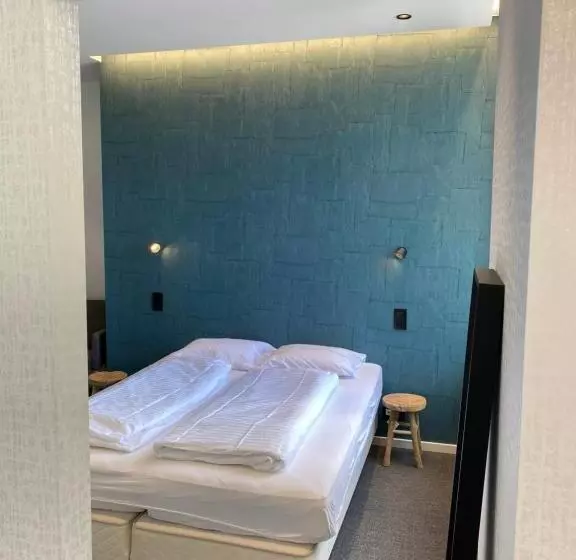 Perhehuone Puutarhanäkymä, Maison Dispa